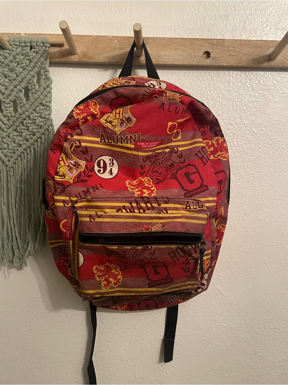 Red Gryffindor-Themed Kids Backpack - Alumni Crest Design